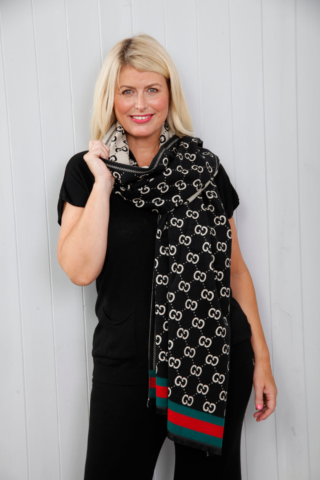 LADYWEAR SCARVES: BRANDS THAT STAND OUT