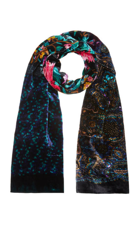 The Multi-Purpose Scarf: A Fashionable and Functional Staple