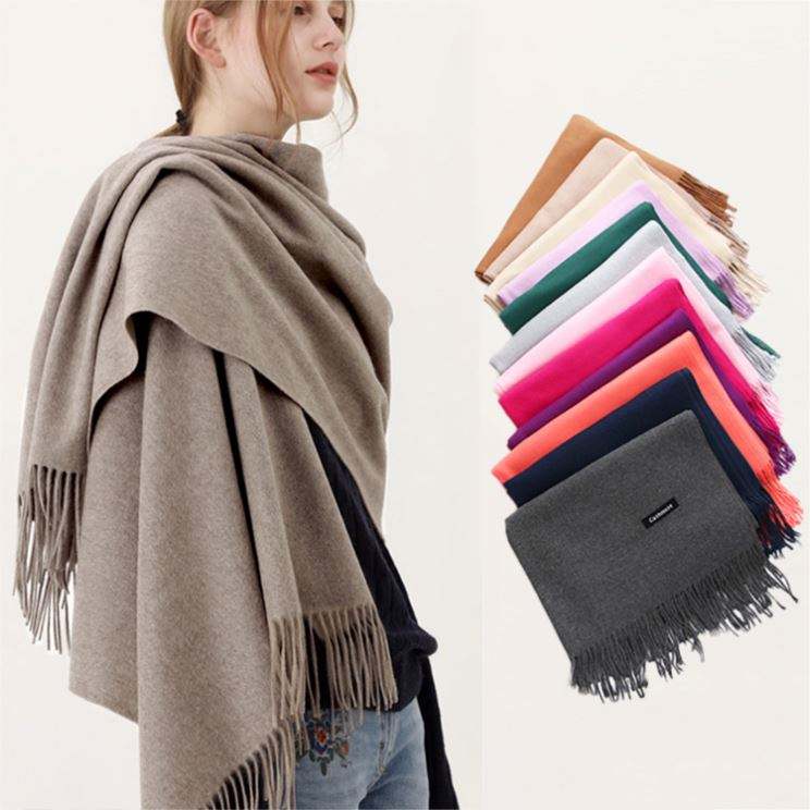 Winter Scarf Images: A Closer Look into a Fashion Staple