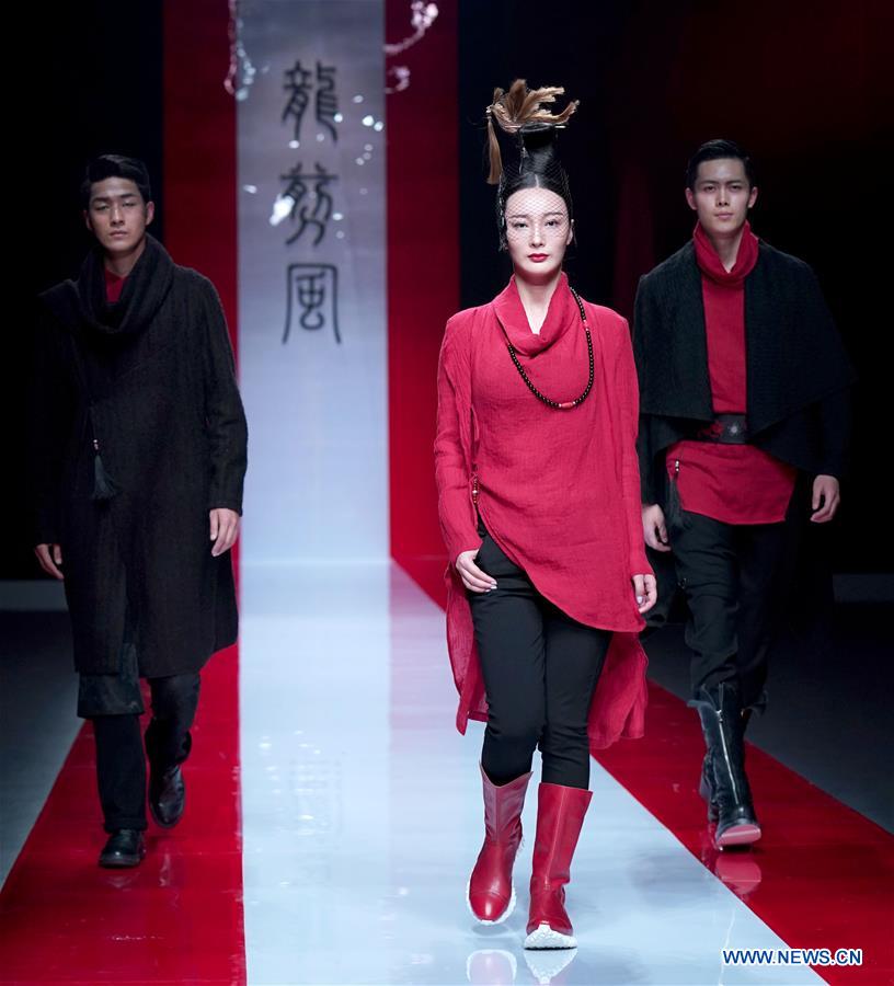 Title: Revealing the Alluring World of Jiang Chengs Womens Clothing through Stunning Images