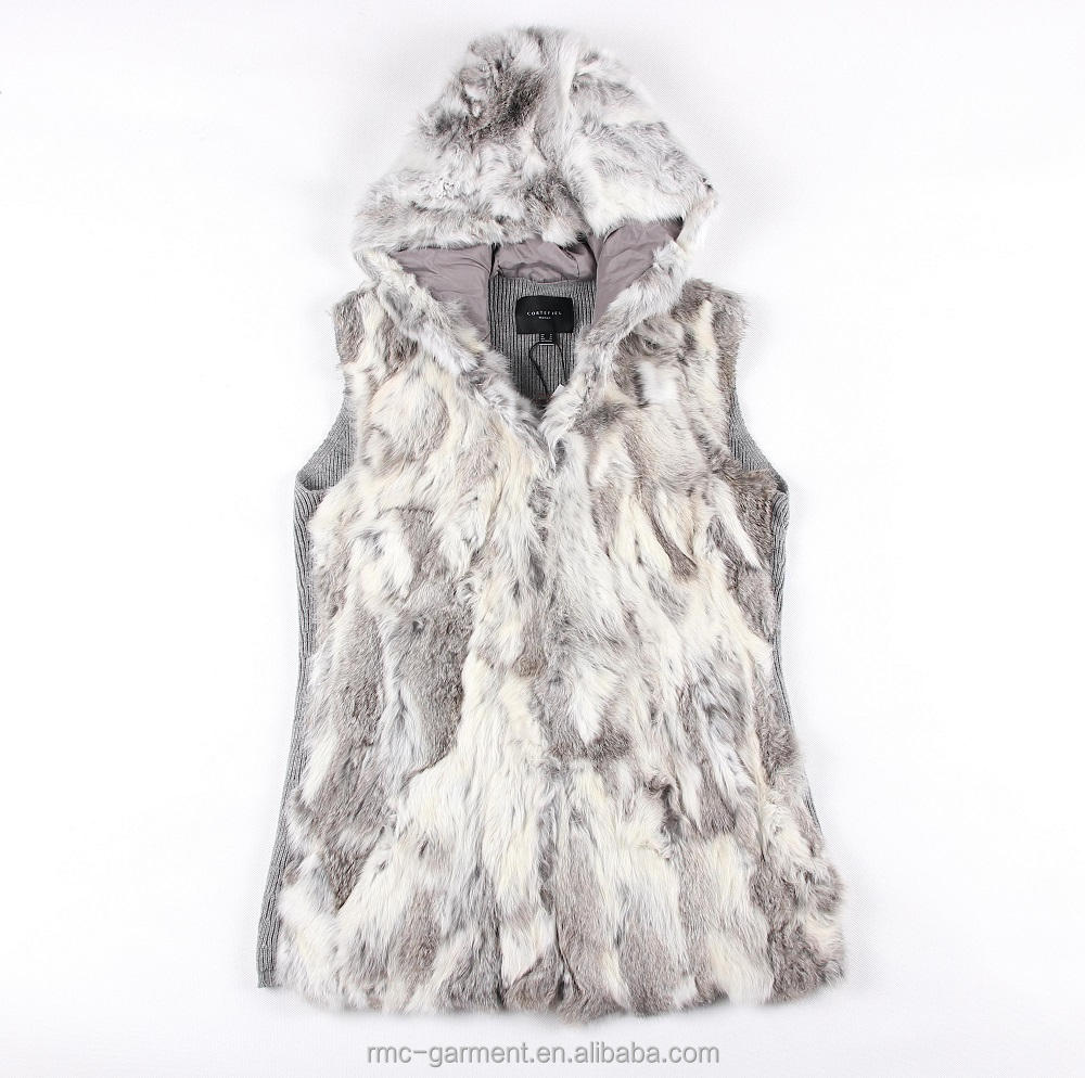 The title: A Rabbit Hair Scarf: A Symbol of Comfort and Style