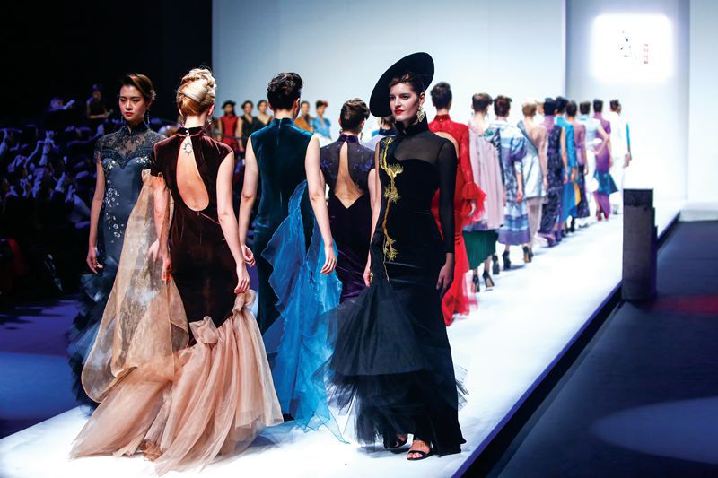 Title: A Comprehensive Guide to Chinese Womens Fashion Brands: Discover the Best of Domestic Style