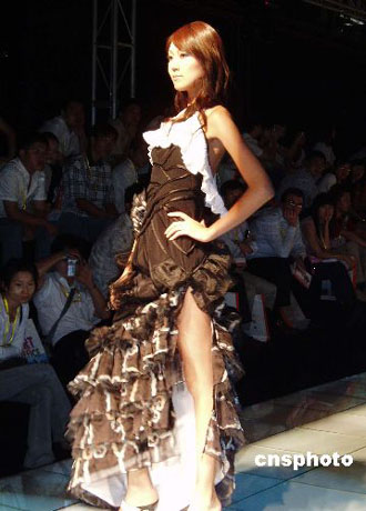 Title: Shanghai Beach Fashion: A Glimpse into the Glamorous World of Shanghai Womens Clothing