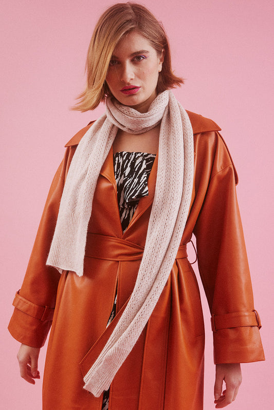 Autumn Scarves: Styles and Materials for a Perfect Fall Look