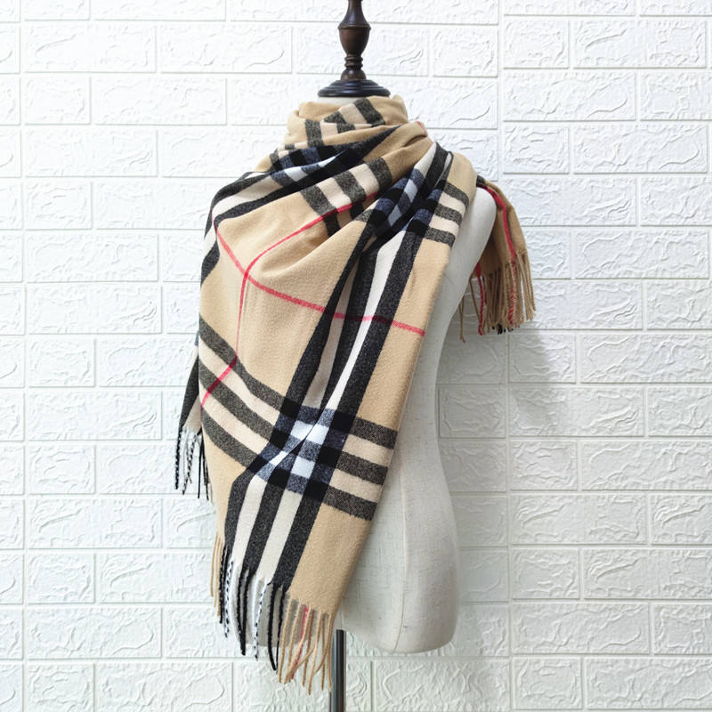 How to Wrap a Woolen Scarf