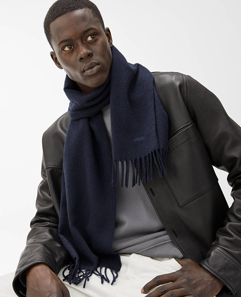 How to Wrap a Mens Scarf Attractively