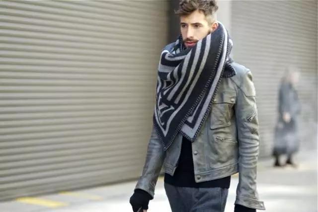 Mens围巾的各种围法（Ways to Wear a Mens Scarf）