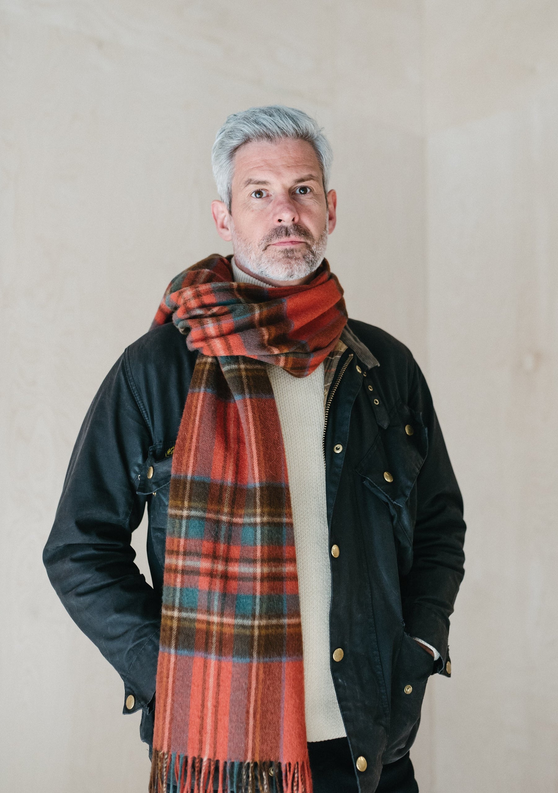 The Width of a Mens Scarf: What to Consider When Choosing the Perfect One