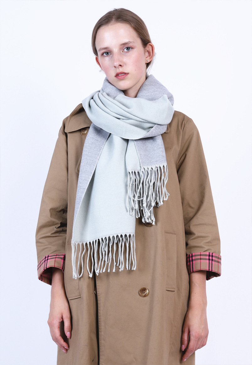 The Versatile Ways of Wearing a Student Scarf