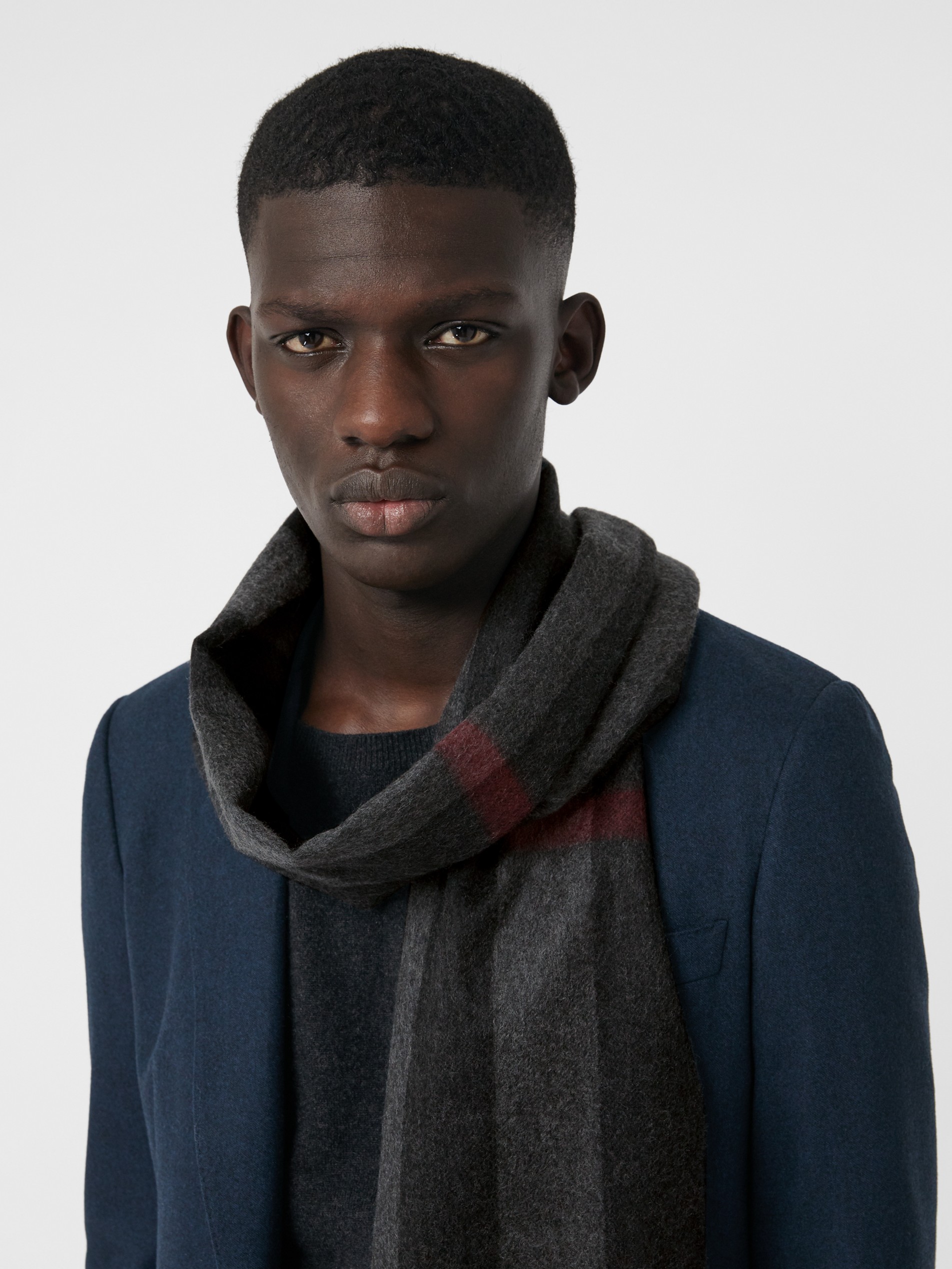 The Color of Your Scarf: What to Choose for Your Dark Skin Tone