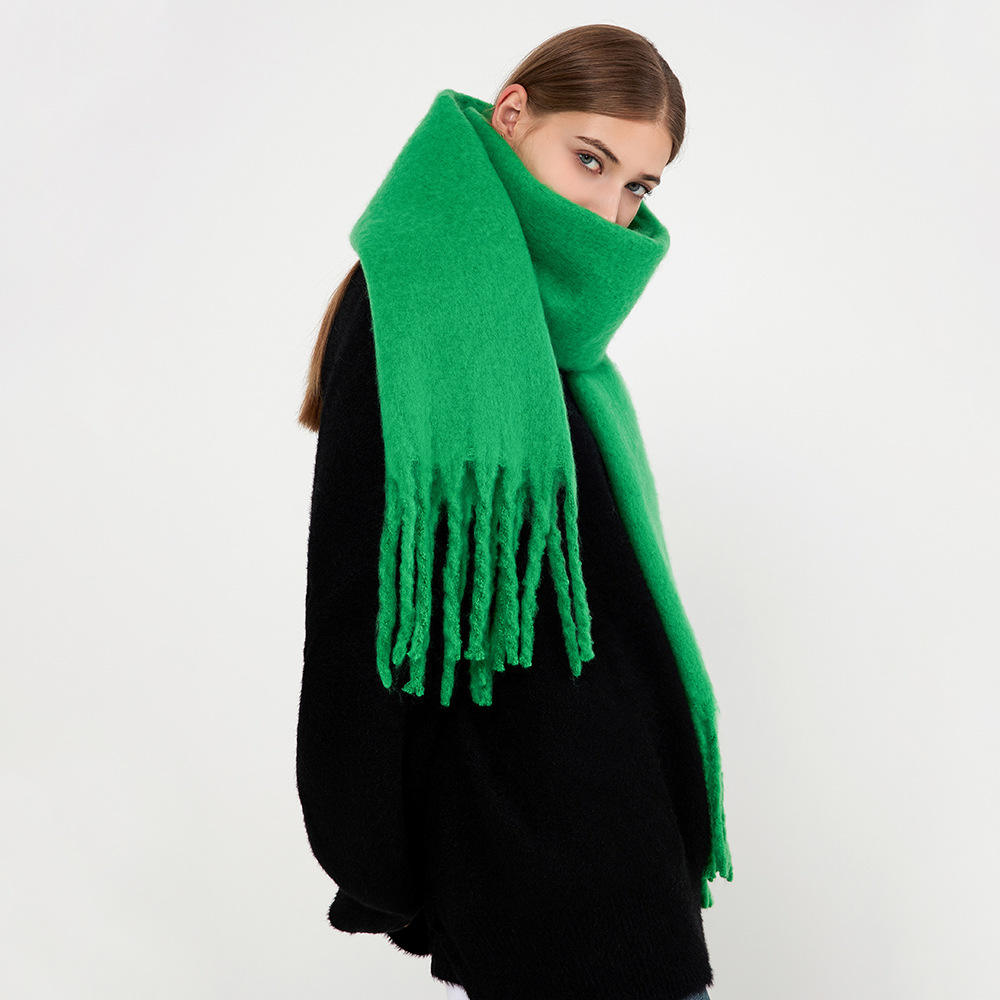 12 Creative Ways to Wrap a Thick Winter Scarf