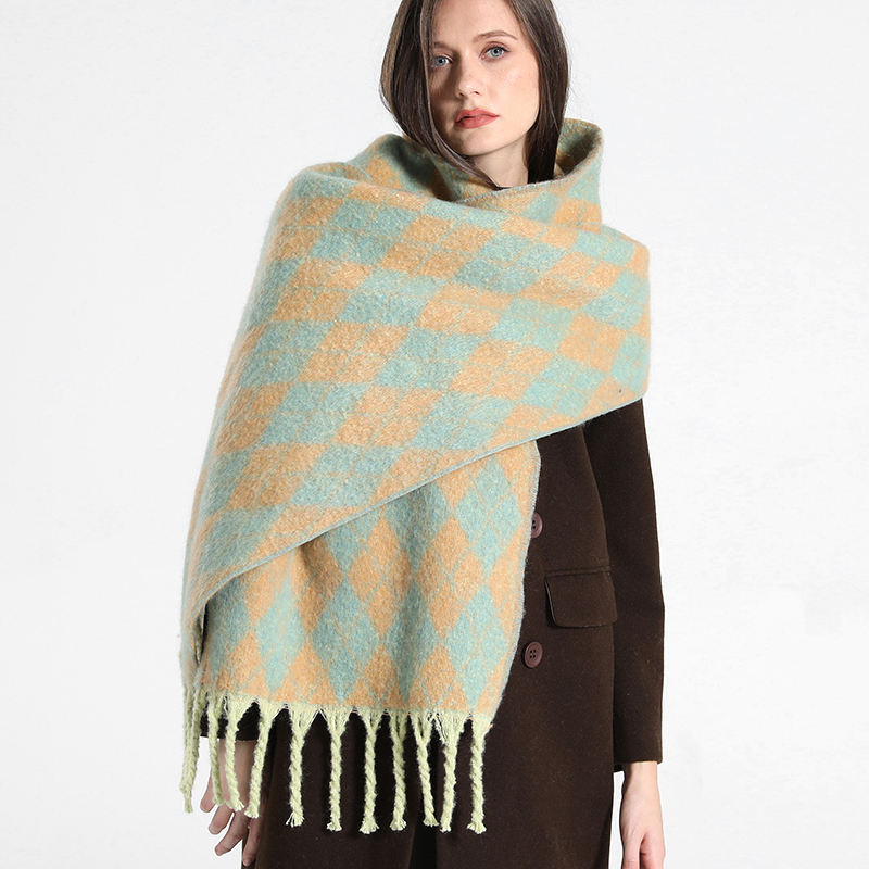 12 Creative Ways to Wrap a Thick Winter Scarf