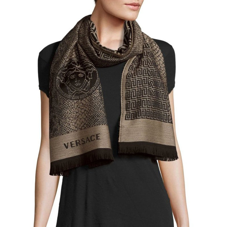 The Price of a Versace Scarf: A Symbol of Fashion and Luxury