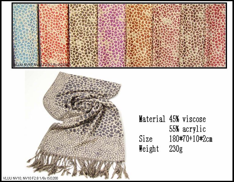 The Best Fabric for a Scarf: Comfort and Quality