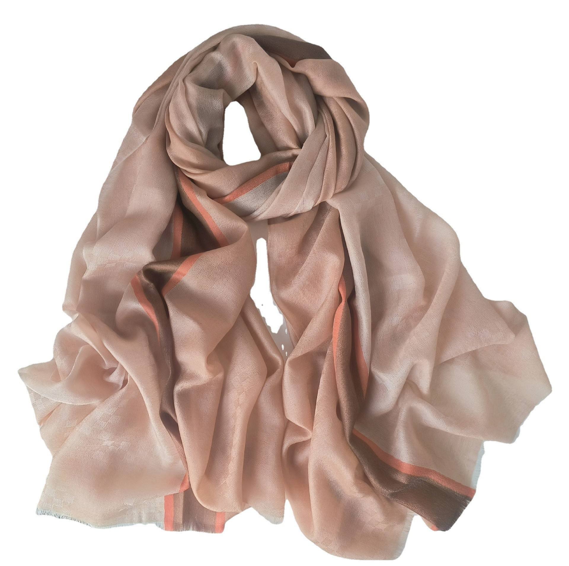 The Price of a 100pashmina Scarf: A Blend of Quality, Tradition, and Luxury