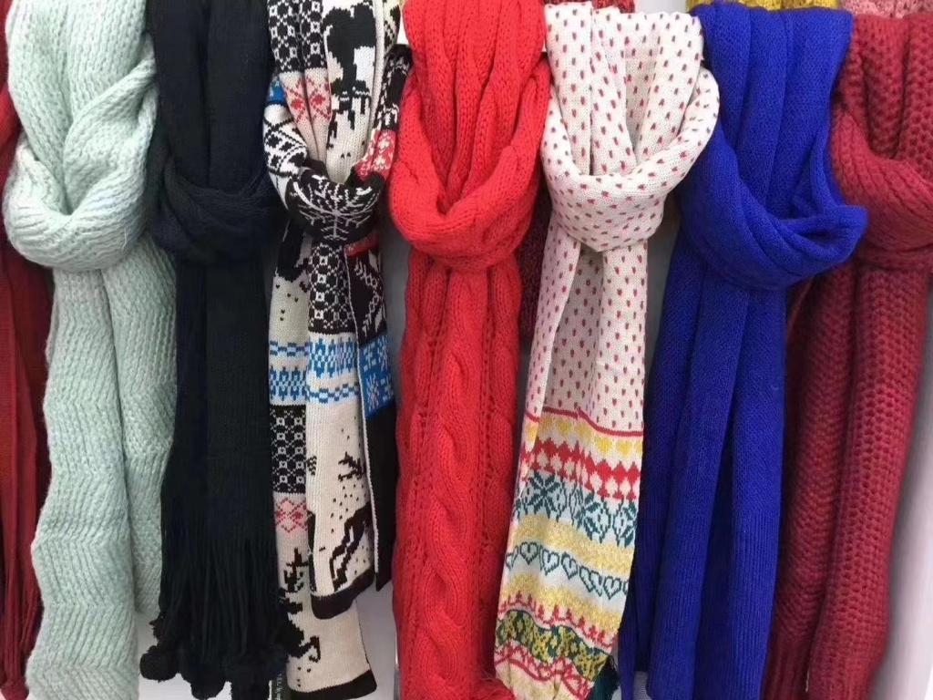 Wholesale Scarf Manufacturers for 1 to 3 Yuan