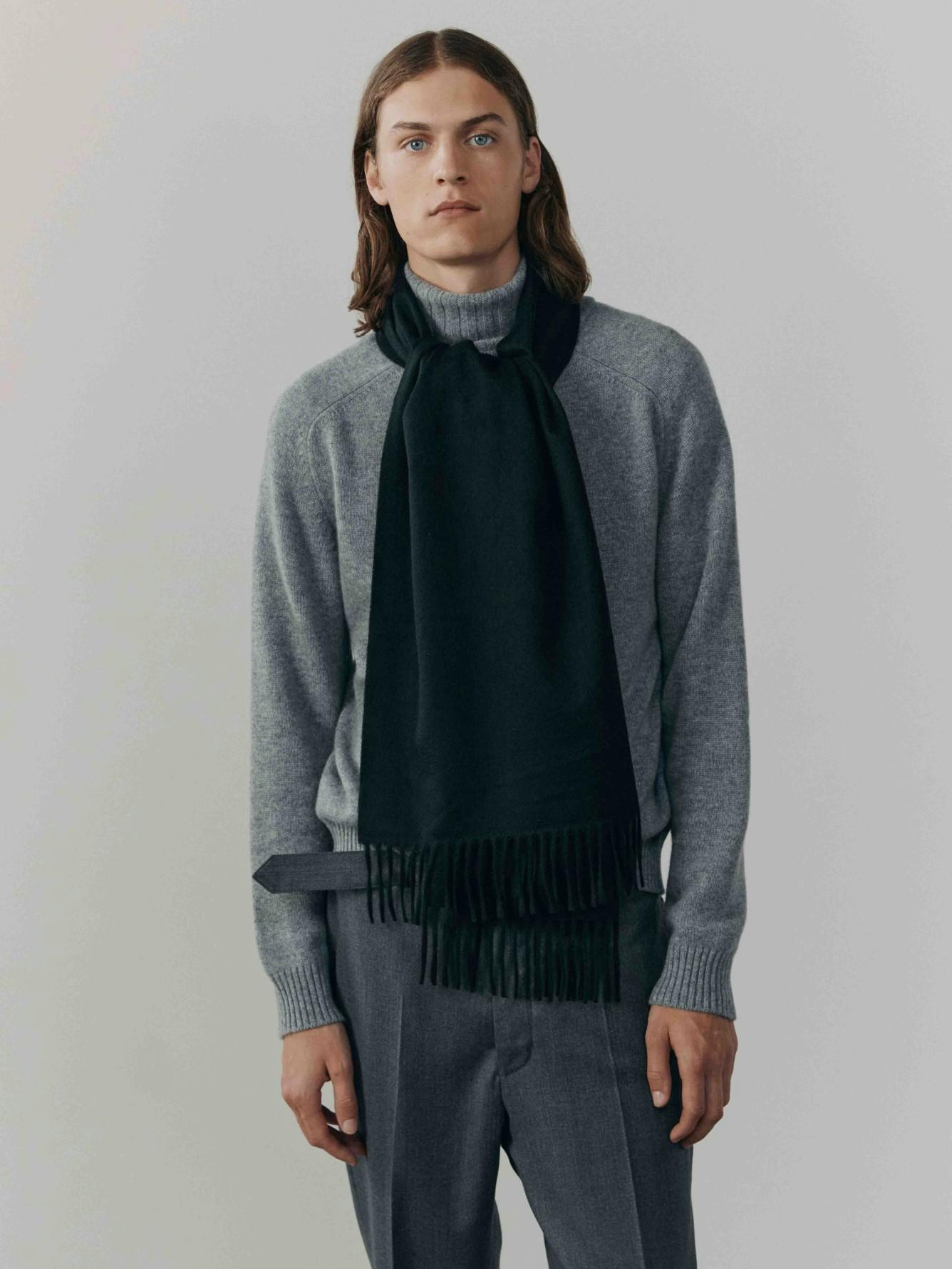 The Allure of Cashmere: A Gentleman’s Guide to Knitting a Quality Scarf