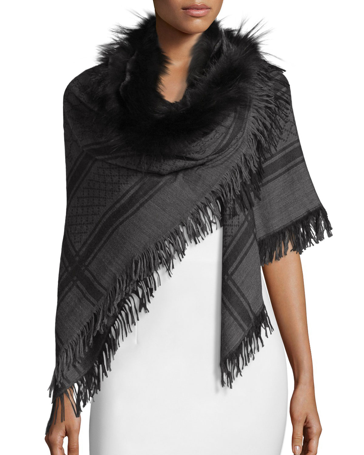 What Color Scarf to Pair with a Black Coat: Fashion Tips and Styles to Try