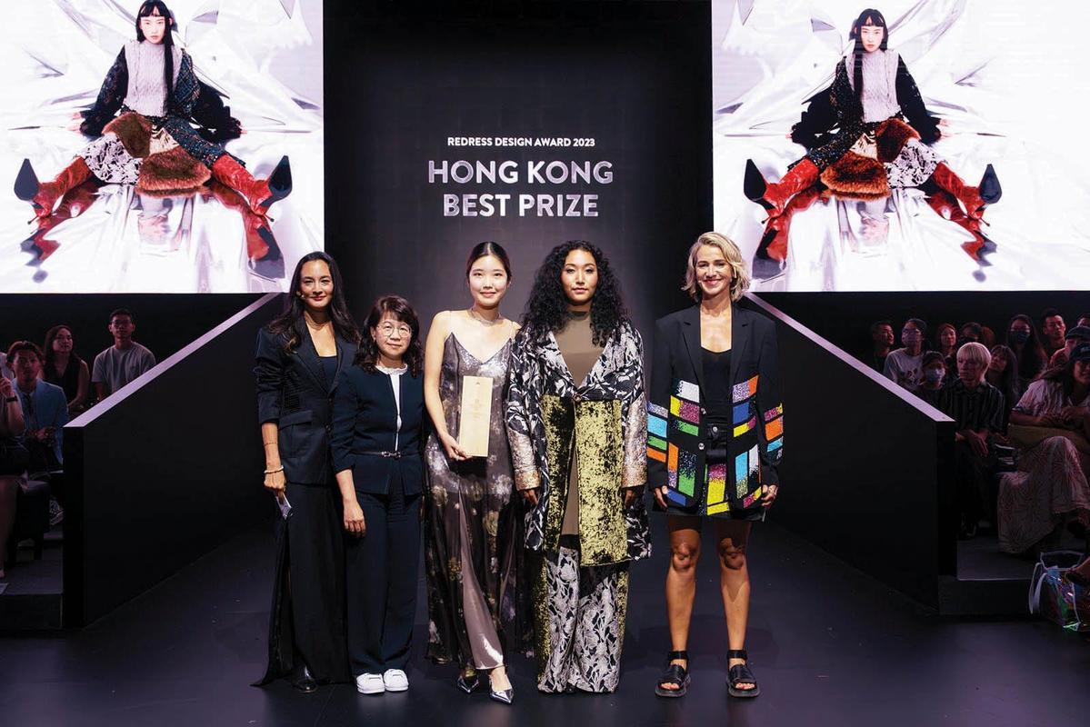 Title: Embracing Fashion and Style: The Authentic Hong Kong Lingzi Womens Clothing Brand