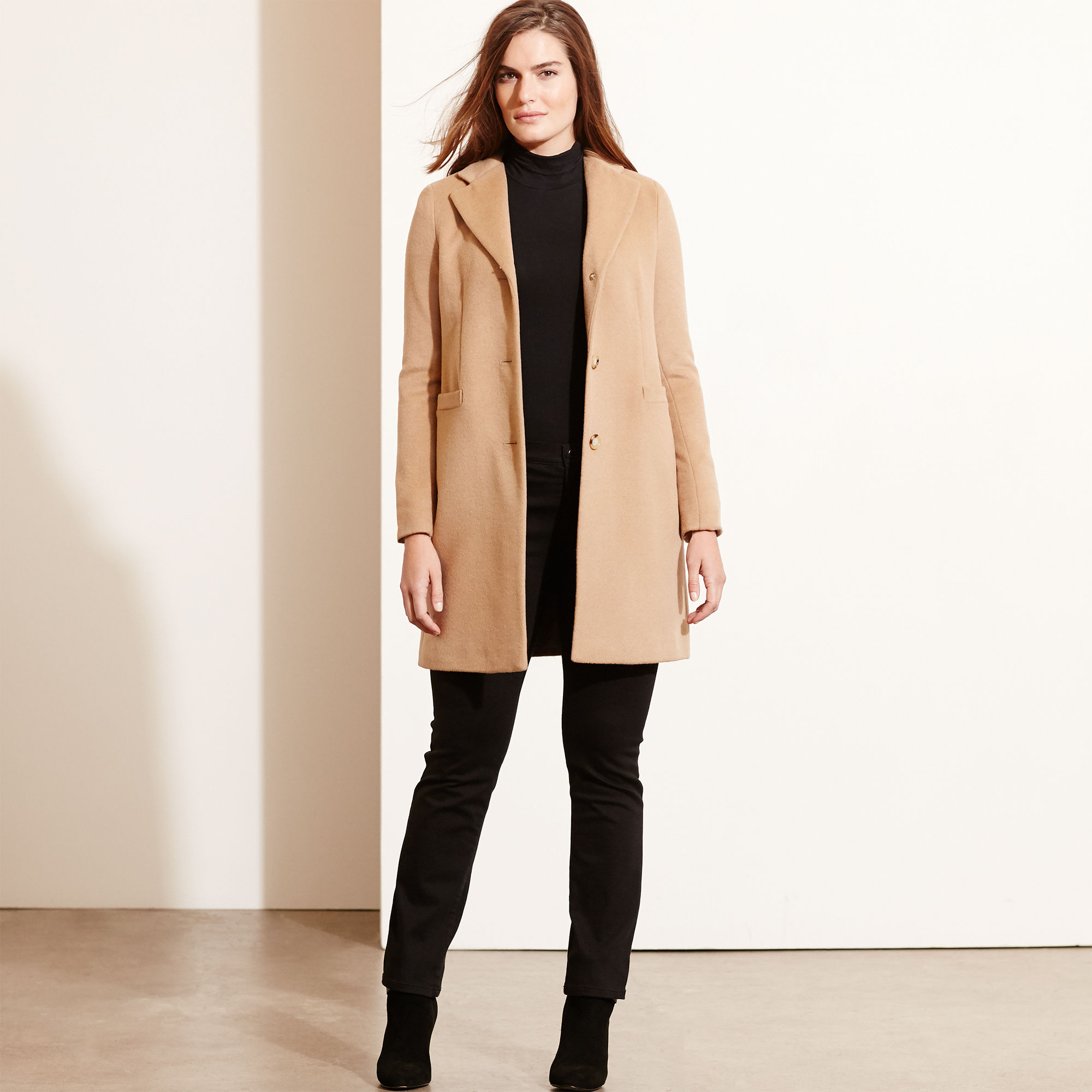 Title: Embracing Elegance and Comfort: Oudi Fashion Wool Coats