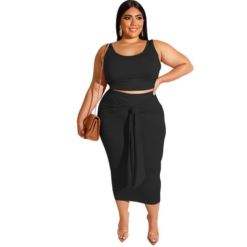 Title: Unveiling the Fashion World of Plus-Size Women with a Weight of 200 Pounds