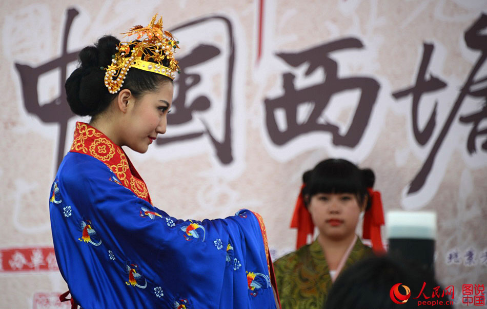 Ancient Chinese Costumes: A Glance into the Exquisite World of Traditional Womens Wear