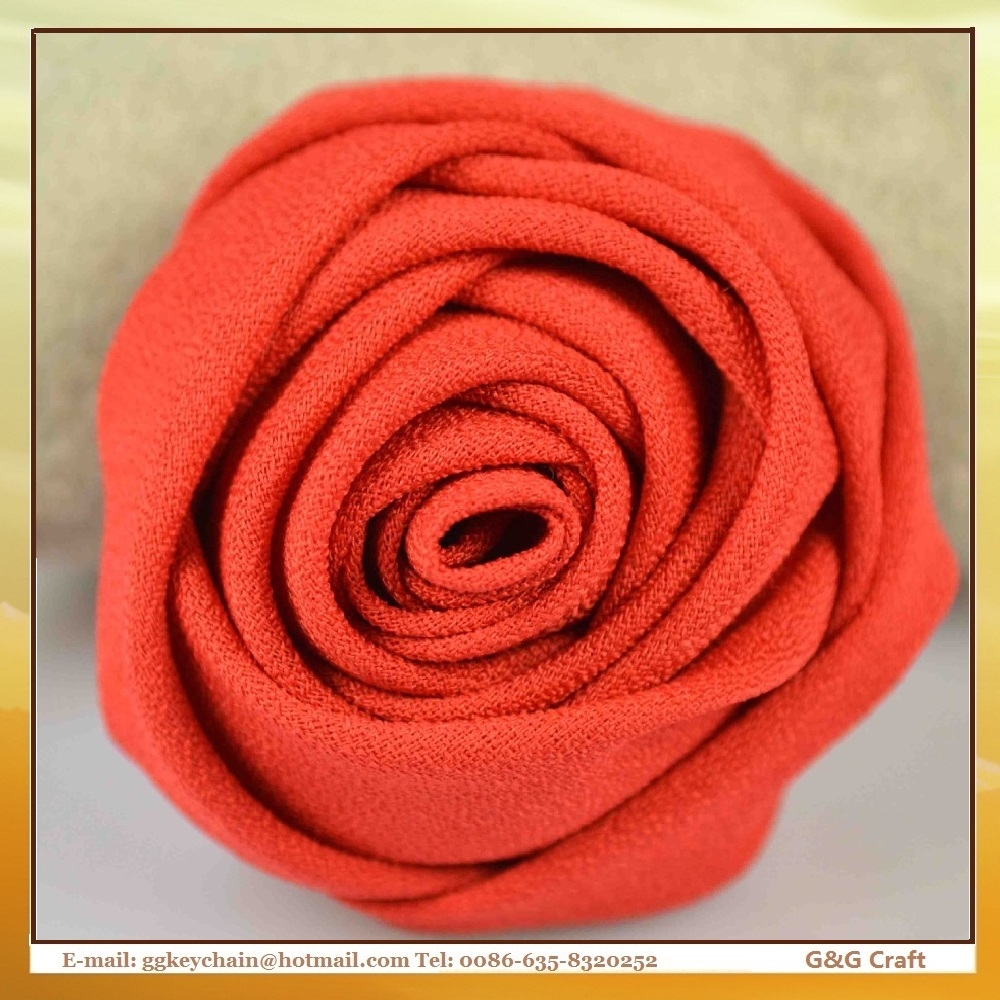 How to Fold a Rose Flower from a毛巾