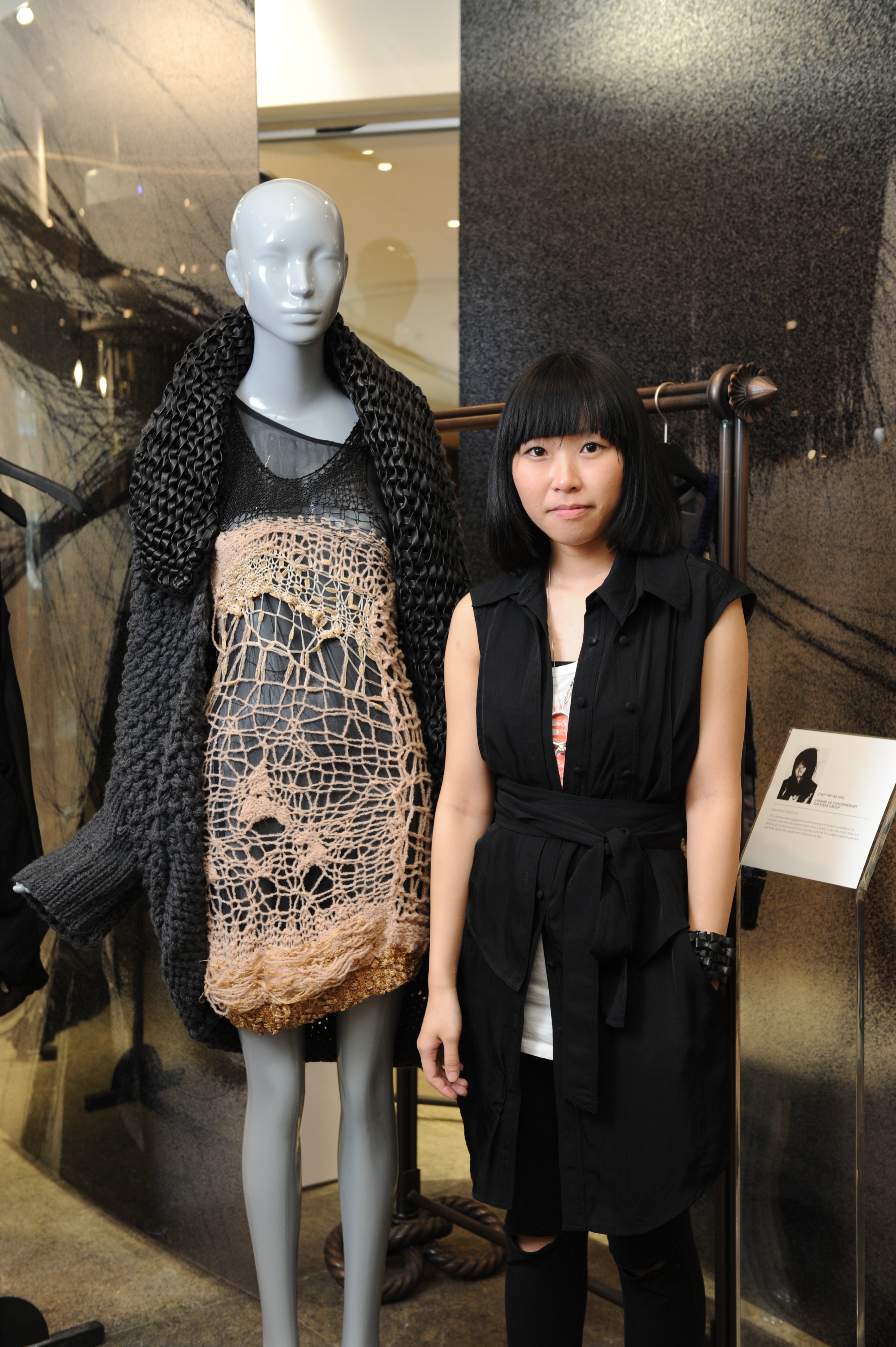 Title: A Fashionable Haven: Discover the Exquisite Collection at Yi Dian Womens Clothing Store