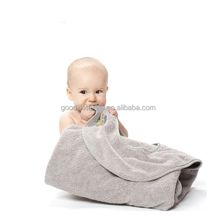 How to Make a Baby Pillow with a Foldable Hooded Towel