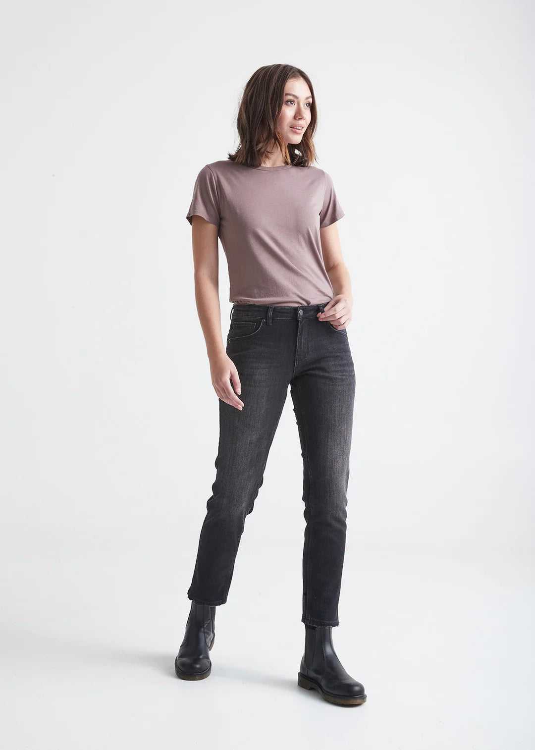 Title: Ranking of Top Womens Jeans Brands: A Comprehensive Review