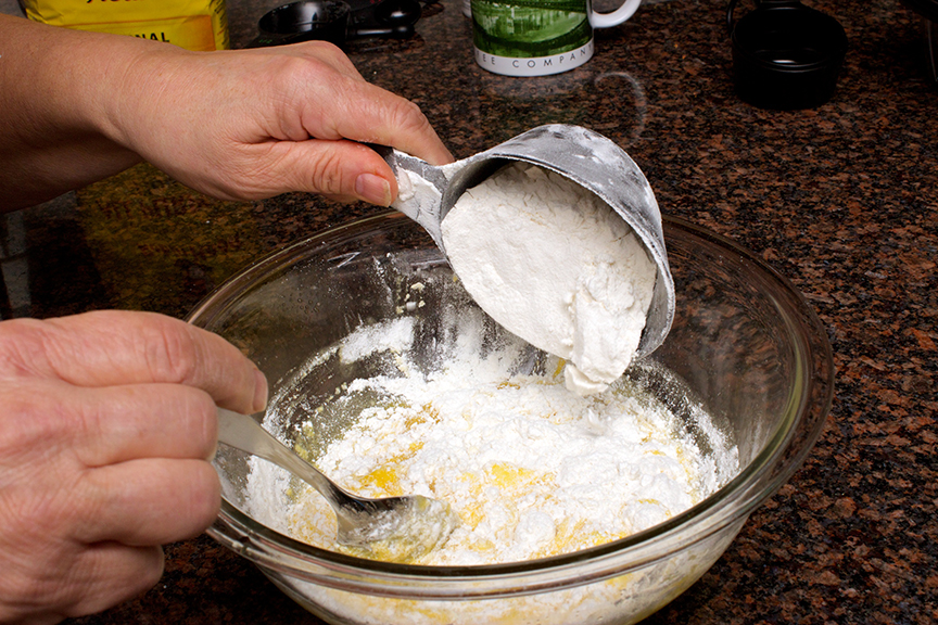 Can Baking Soda and Salt Together Make a Towel White Again?