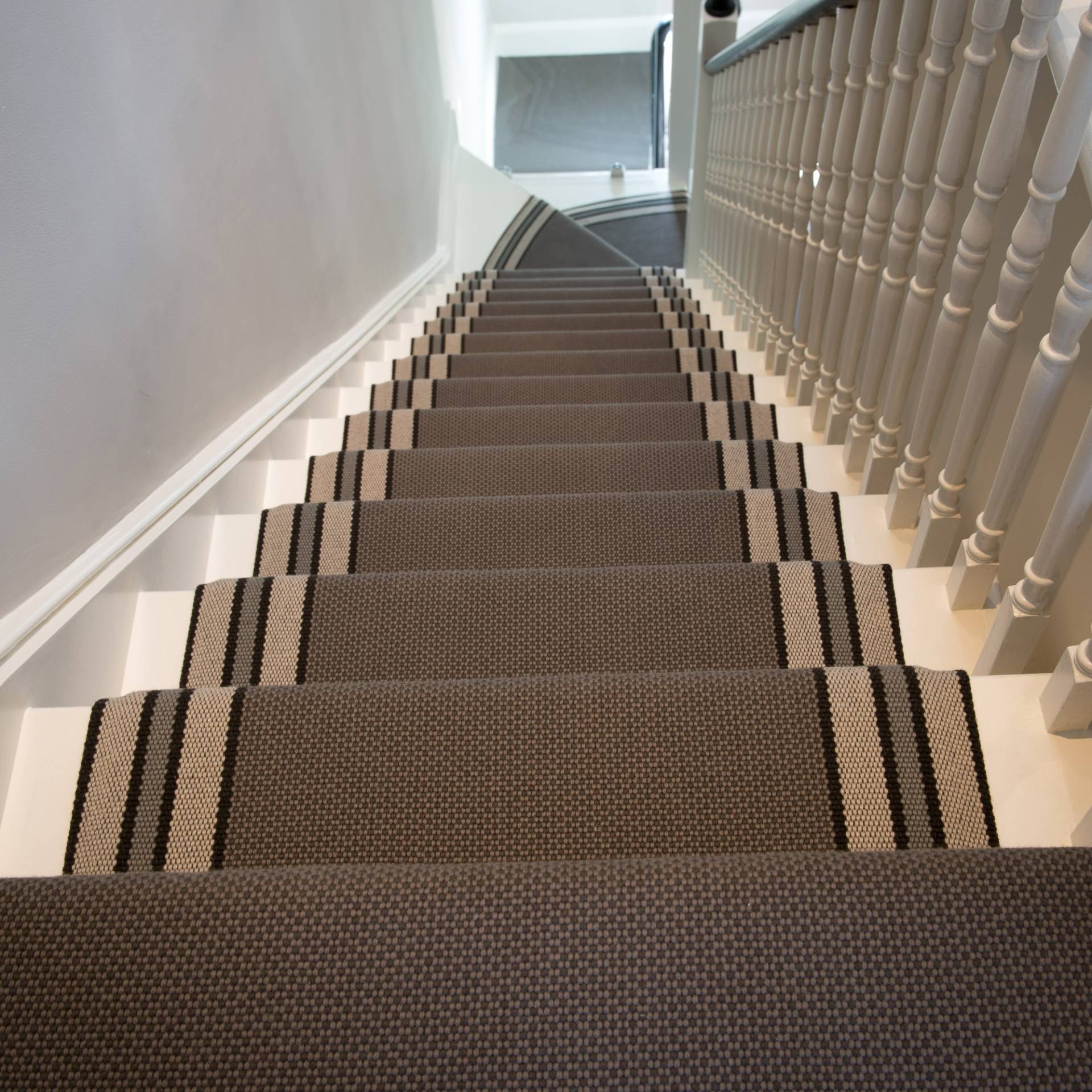 How to Lay Stairway Carpets