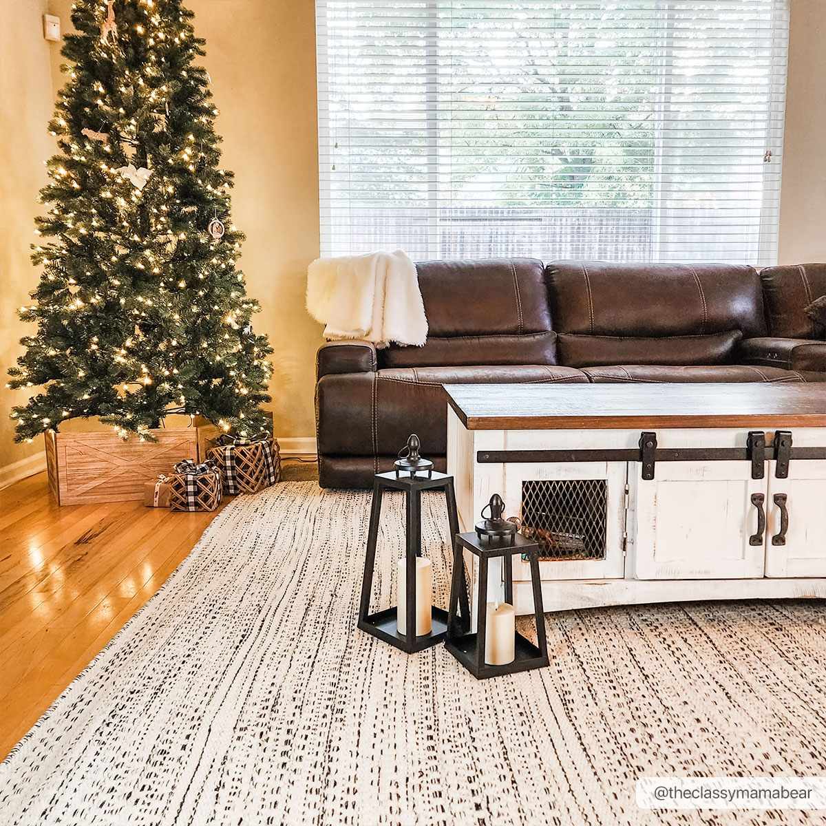 How to Clean a Living Room Rug