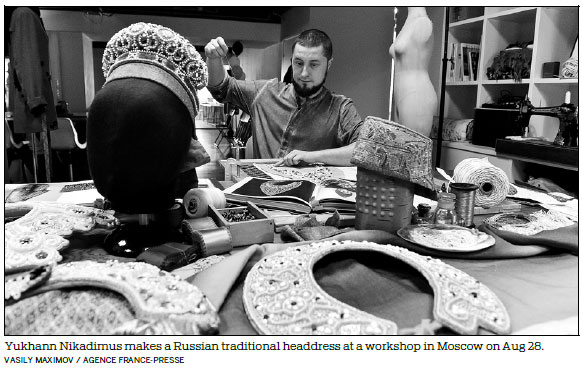 Title: Iran’s Hand-Knotted Carpets: A Legacy of Tradition and Craftsmanship