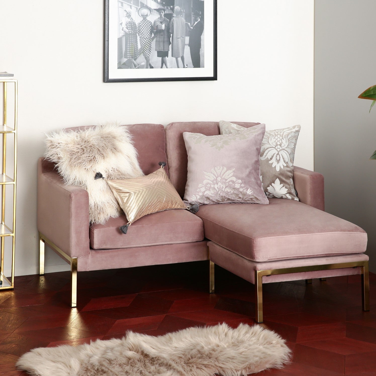 Pink Sofa: A Symphony of Style and Subtlety