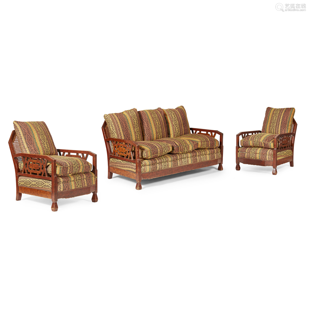 Title: The Allure of Antique Mahogany Sofas: A Cultural and Comfortable Delight