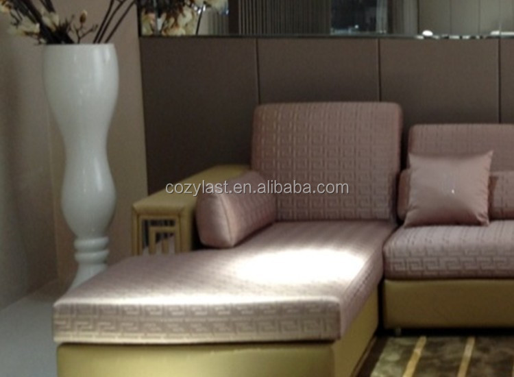 Title: A Relaxing Retreat: Pictures of Country Sofas for a Cozy Ambiance