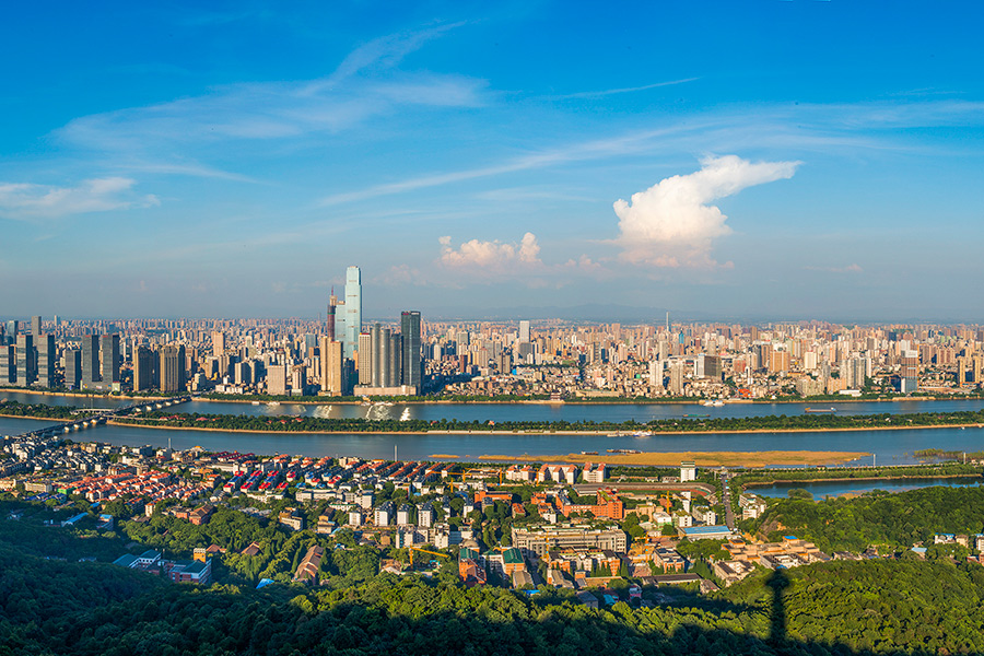 Title: The Windows of Changsha