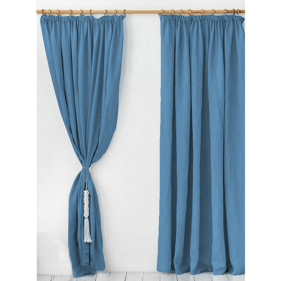 The Effect of Blue Curtains on a Rooms Design