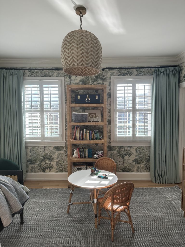 Should Living Rooms Have Curtains?