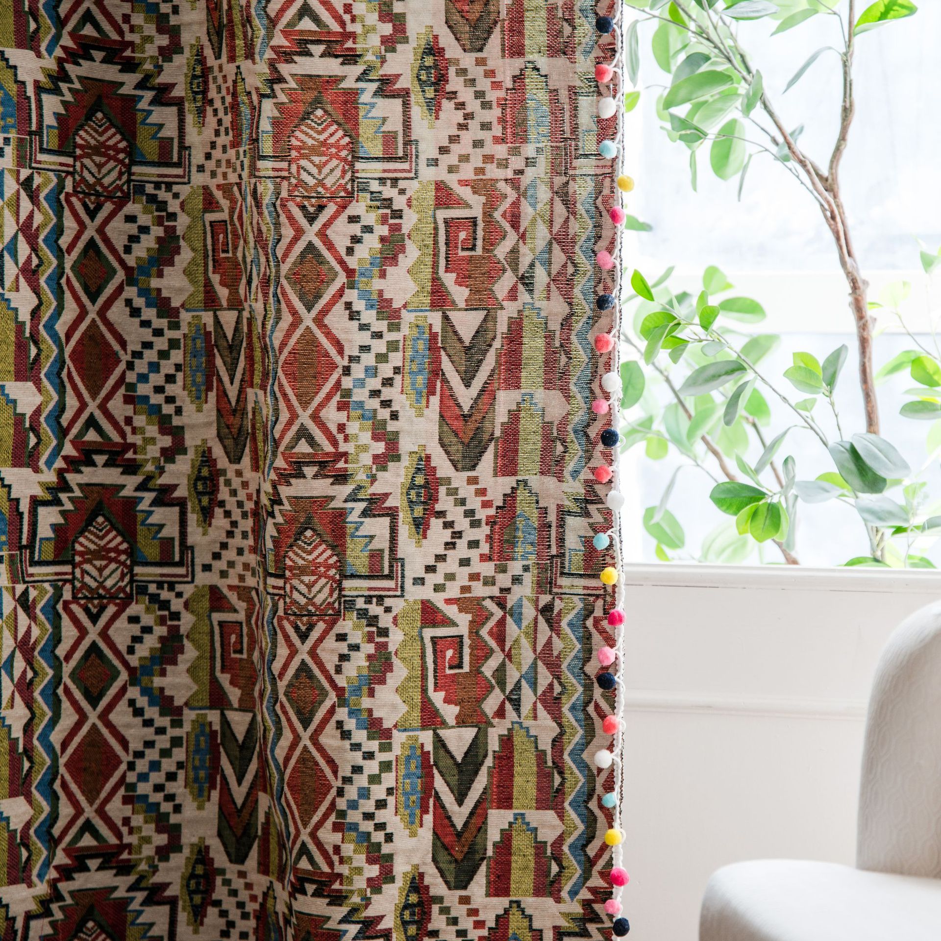 The taboo colors of curtains