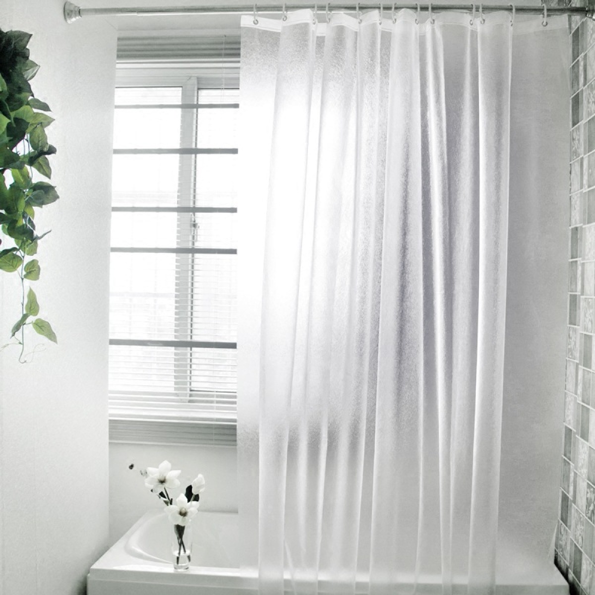 Bathroom Window Curtains: What Are the Best Options?