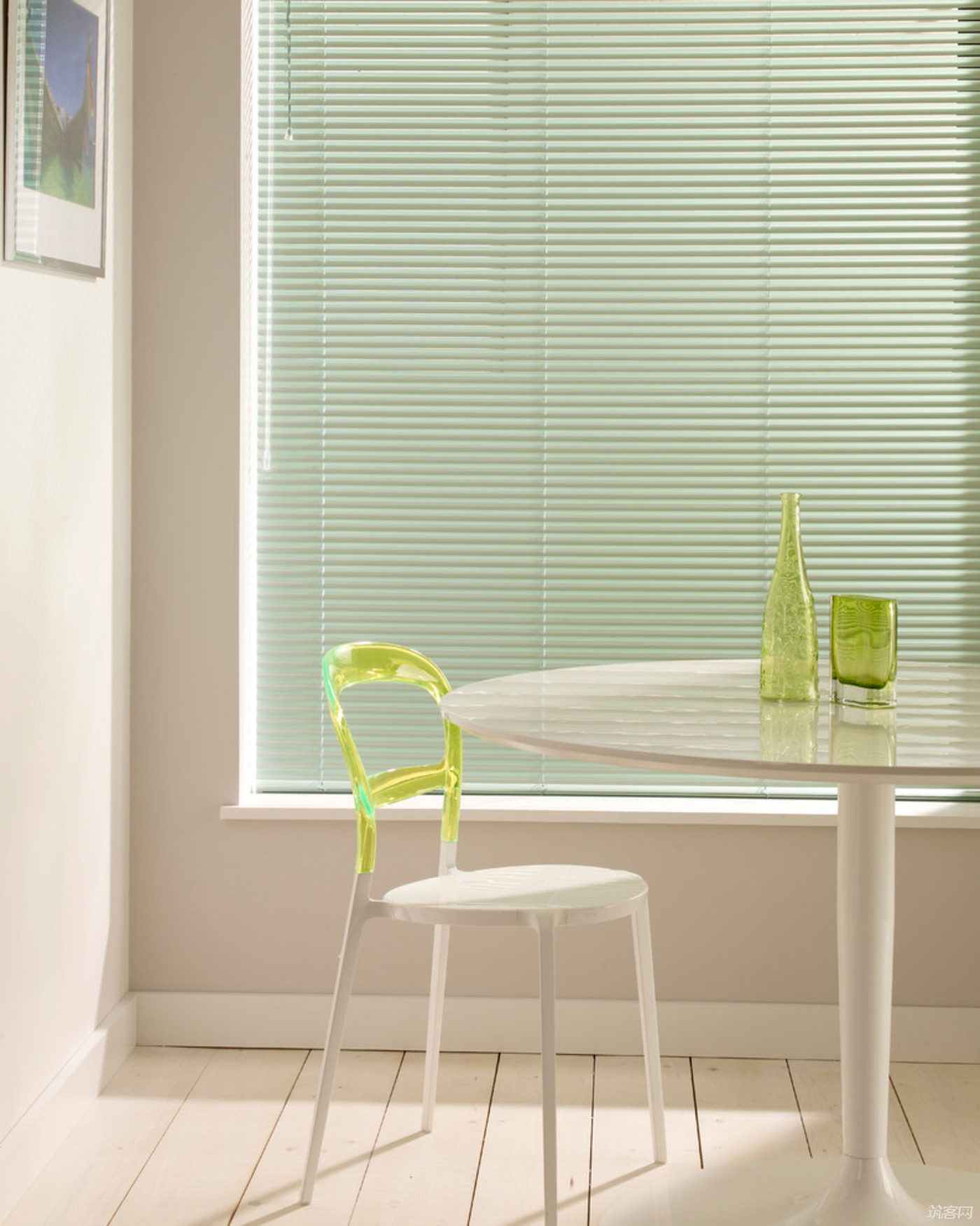 Kitchen Venetian Blind Window Design Ideas