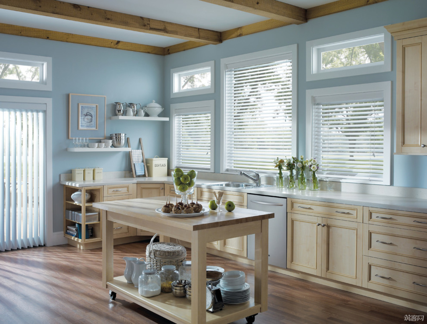 Kitchen Venetian Blind Window Design Ideas