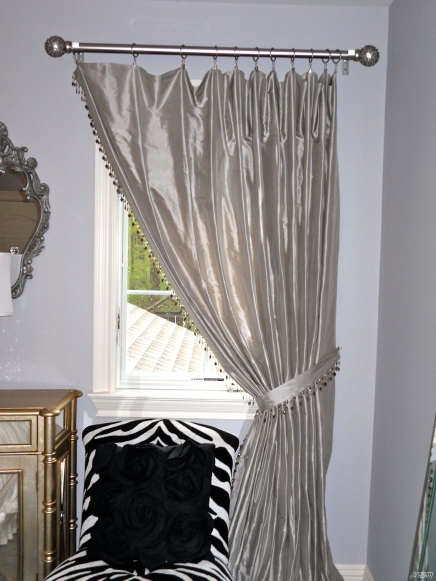 Dark Curtain Design Ideas