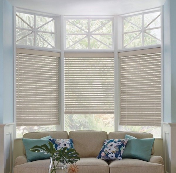 How to Make the Bay Window Curtains Look Good