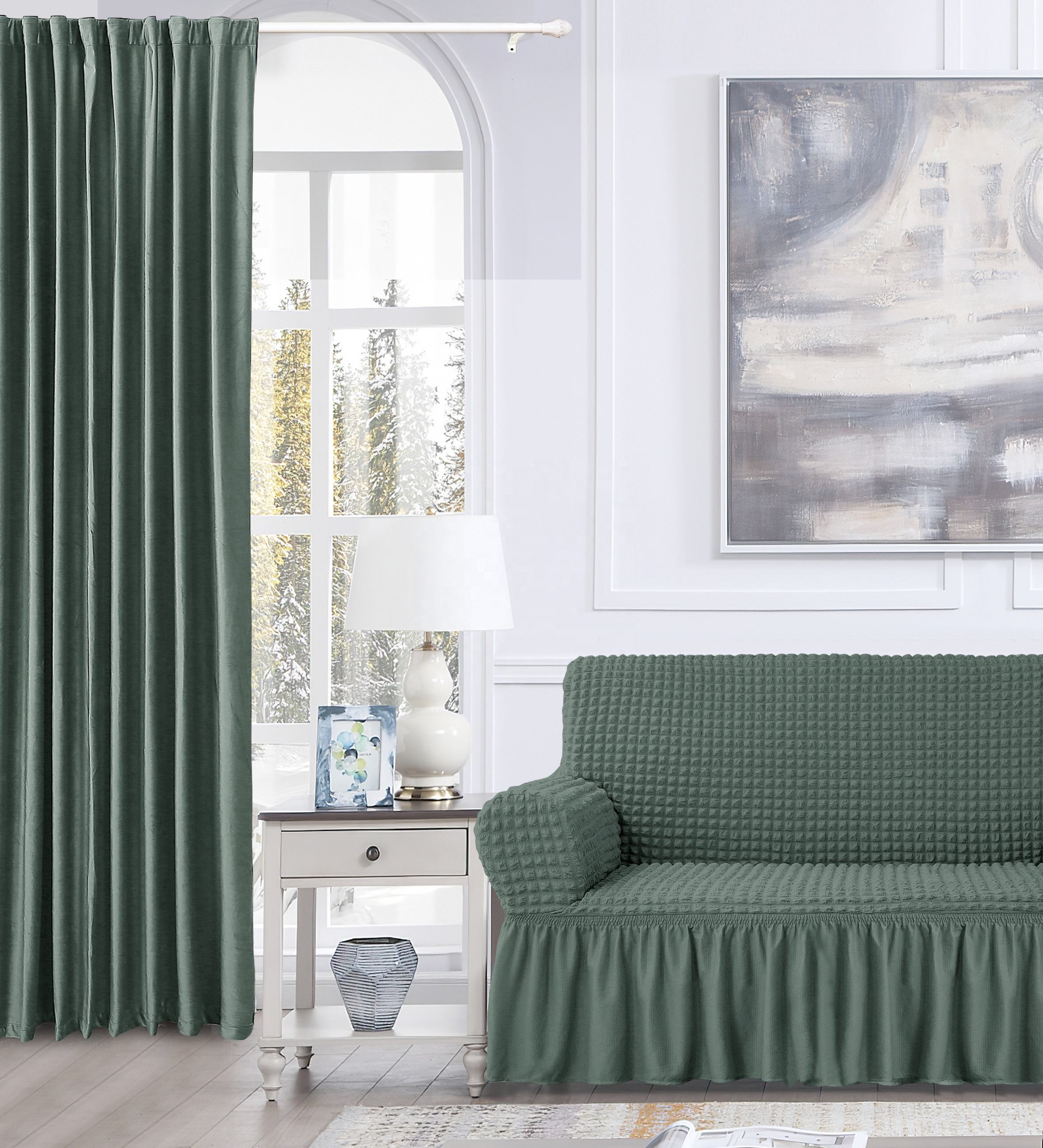 Title: The Perfect Match: Coordinating Green Curtains with沙发 Colors for a Stunning Interior