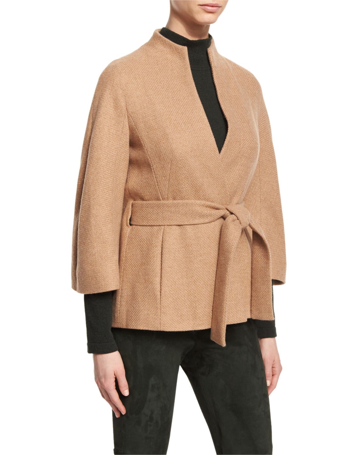 Title: Short-Cut Cashmere Coat Styling