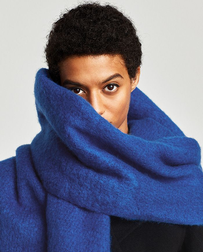 Title: The Gentlemens Cashmere Scarf: A Fashion Staple for Winter