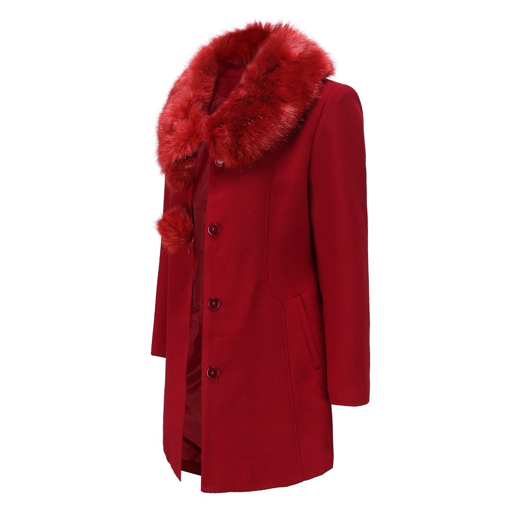 Title: The Wine-Red Cashmere Coat: A Fashionable and Warm Winter Essential